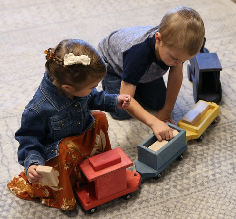 40 Inch Handcrafted Wooden Toy Train Set – Kid-Safe Finish – AmishMade Lapps Toys | Made in USA Amish Toy Box  Wooden Toys