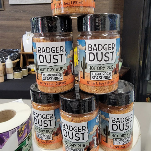 Badger Dust Hot Dry Rub All-Purpose Seasoning 6oz – Sweet Spicy Honey Powder Blend | Made in USA Honey Badgers Bee Farm  All Natural Dry Rub
