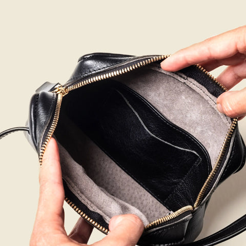 Black Leather Fanny Pack 7.5 Inch – Vegetable Tanned | Handmade in USA CASUPO  Dopp Toiletry Bag