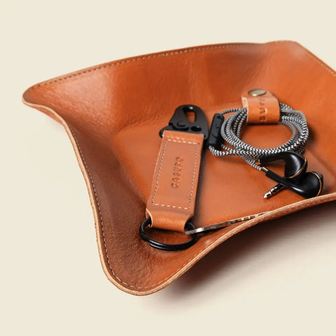 Casupo Full Grain Leather Keychain 6 Inch – Sustainable Made in USA CASUPO  Small Bifold