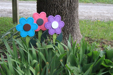 Durable Poly Lumber Flower Stake for Garden Yard Decor – Amish Craftsmanship | Made in USA Amish Toy Box  Decorative Flower