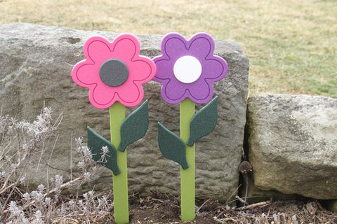 Durable Poly Lumber Flower Stake for Garden Yard Decor – Amish Craftsmanship | Made in USA Amish Toy Box  Decorative Flower
