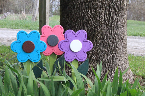 Durable Poly Lumber Flower Stake for Garden Yard Decor – Amish Craftsmanship | Made in USA Amish Toy Box  Decorative Flower