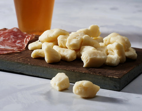 Fresh White Cheddar Cheese Curds 8oz – Squeaky Snack – Keystone Farms | Handcrafted in Wisconsin USA Keystone Cheese  Cheese