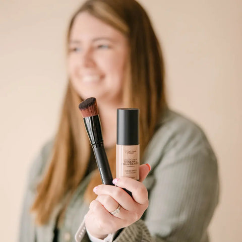 Organic Liquid Mineral Foundation 1 oz – Lightweight Buildable Coverage with Aloe Vera & Vitamin E | Made in USA Taylor Made Organics  foundation