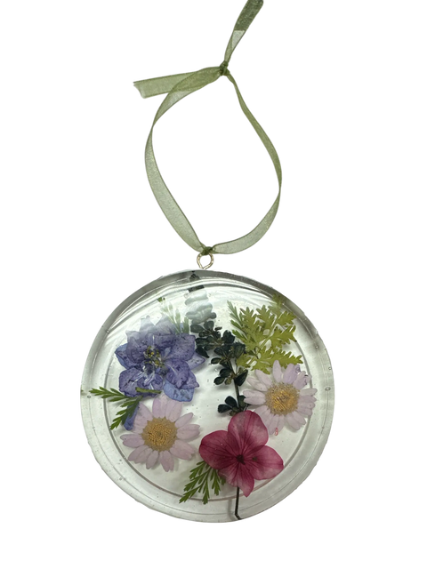 Pressed Flower Resin Suncatcher – 3 Inch Round Botanical Window Ornament | Made in USA Michelle Marie Boutique  Suncatchers