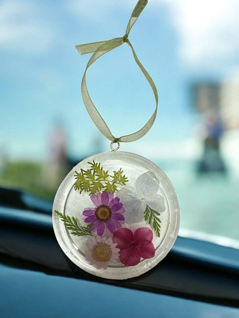 Pressed Flower Resin Suncatcher – 3 Inch Round Botanical Window Ornament | Made in USA Michelle Marie Boutique  Suncatchers