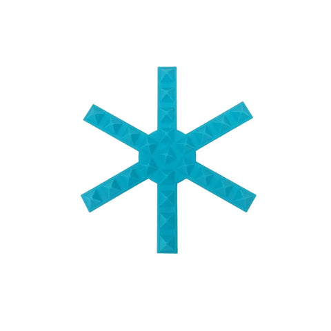 The Chatelet Manufacturing Snowboard Stomp Pad features a snowflake spike pattern and textured arms for better grip and adhesion, offering reliable traction on your snowboard.