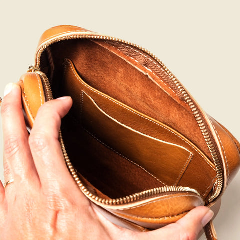 Vegetable Tanned Leather Fanny Pack 7.5 Inch – Casual Style | Made in USA CASUPO  Dopp Toiletry Bag