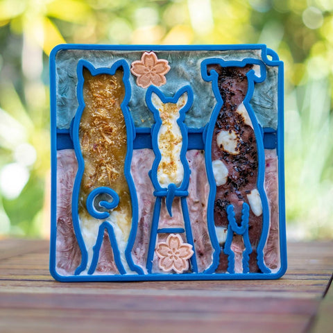 Waiting Dogs Design Enrichment Slow Feeder Tray for Dogs – 8 Inch | Made in USA SodaPup  ETRAY